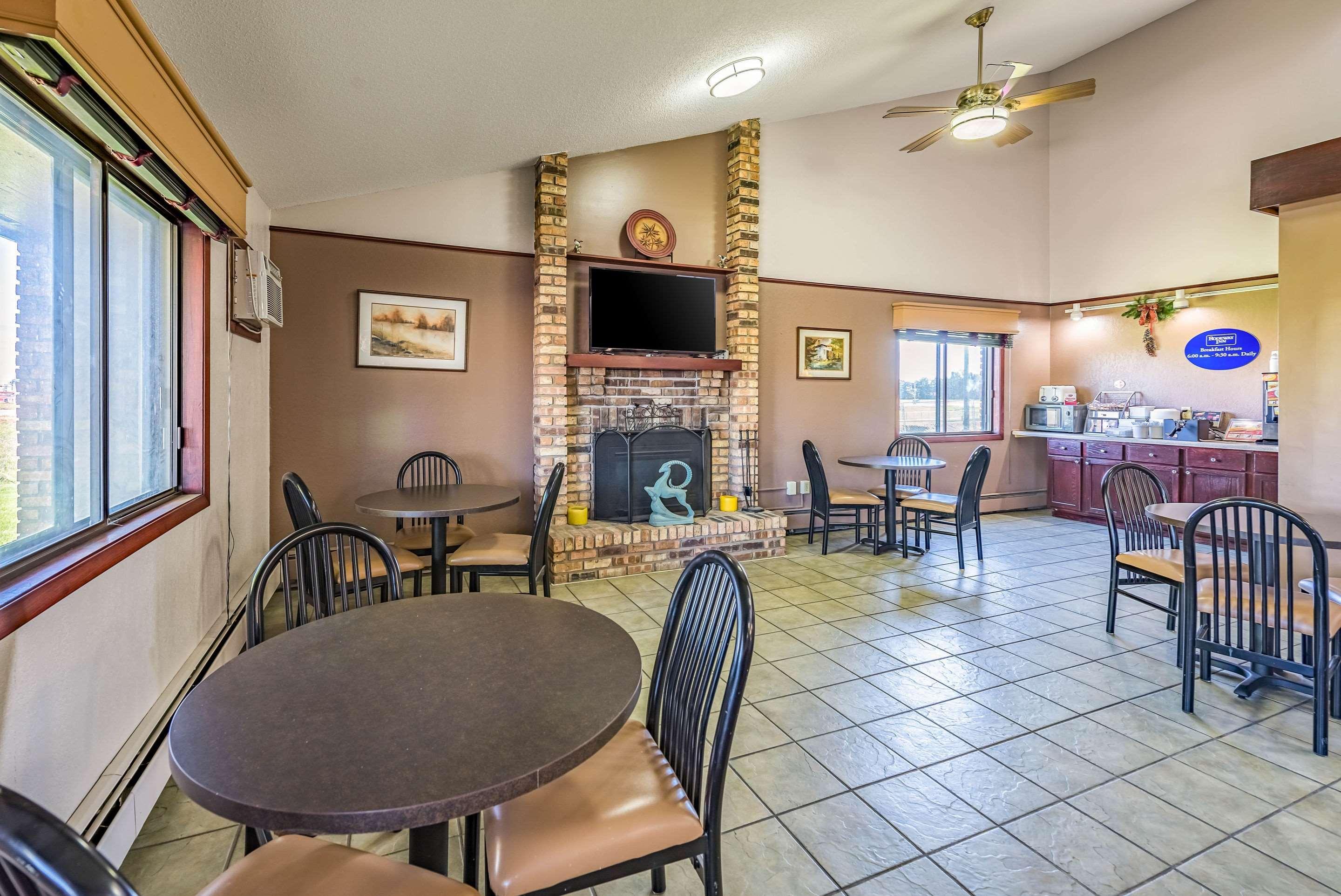 Rodeway Inn Saint Joseph Екстер'єр фото