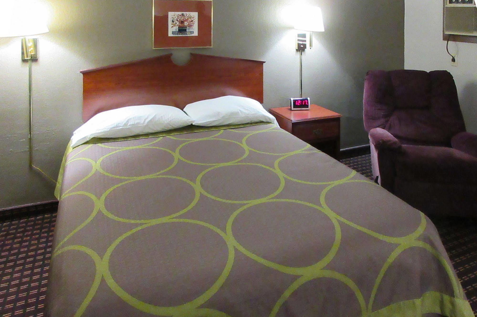 Rodeway Inn Saint Joseph Екстер'єр фото